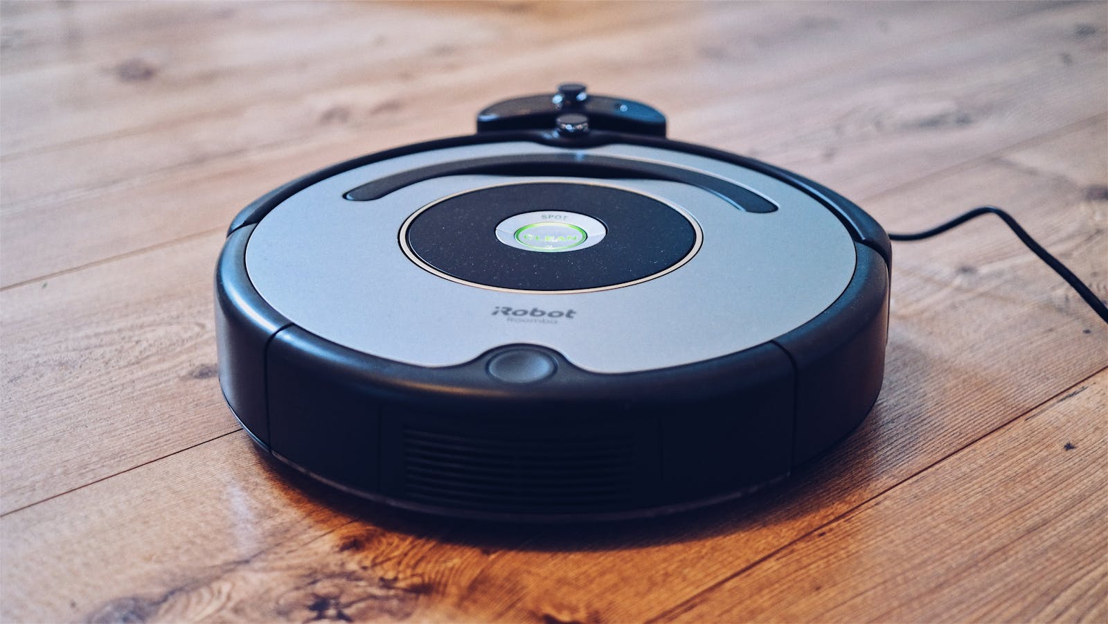 LiDAR turrets and onboard cameras let modern robots map a full floor in a single pass.